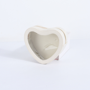 Sac de maquillage de voyage léger et tendance pour femmes Keymay, personnalisé, écologique, en PVC transparent avec fermeture éclair en forme de cœur - Product Image 4