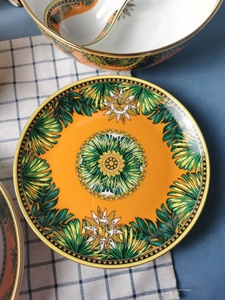 Plate <b>Set</b> Luxury <b>32</b> <b>Piece</b> <b>Dinner</b> <b>Set</b> and Ceramic Hot Selling European Minimalist Giveaways Bone Porcelain <b>Set</b> De Ollas 40 Piezas - Product Image 2