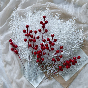 Branches de pin artificielles blanches avec baies rouges 30cm-100cm, lot multi-pièces, décoration de Noël - Product Image 3