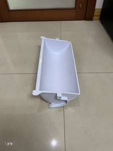 Tolva Elevadora de Plástico PP Tipo Z de 6 Litros, Tolva Transportadora con Rodamiento de Rodillos para Maquinaria, Capacidad de Carga de 50 kg - Product Image 3