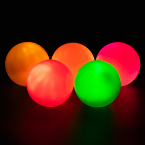 Ball de golf lumineux OEM en gros 60 mm avec logo personnalisé, idéal pour les événements nocturnes en club et le golf de parc, brille dans le noir - Product Image 1