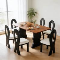 Ensemble de table à manger en bois à base irrégulière créative, chaises de salle à manger artistiques à dossier creux pour l'espace repas domestique