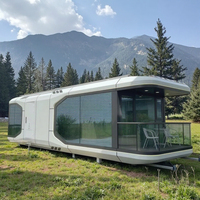 Hôtels-capsules préfabriqués haut de gamme et technologiques, pods spatiaux durables pour le glamping, à louer avec un élégant matériau en acier conteneurisé