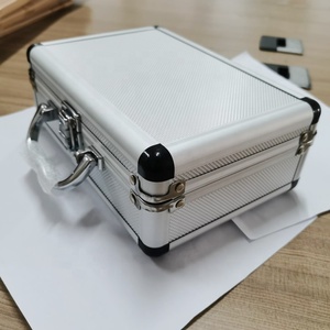 Juego de <span class=keywords><strong>Brocas</strong></span> de Corona para Perforación de Porcelana, Soldadas al Vacío, en <span class=keywords><strong>Caja</strong></span> de Aluminio Vacía - Product Image 3