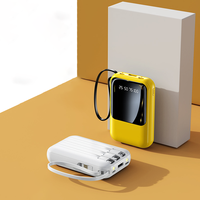 Vente chaude OEM Logo 10000mAh Power Bank Banques d'alimentation portables de haute qualité avec affichage Batterie d'usine d'origine pour iPhone