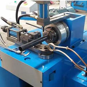 Machine automatique de scellement de tuyaux pour tubes en acier métallique – Équipement de fermeture d'extrémités haute efficacité - Product Image 2