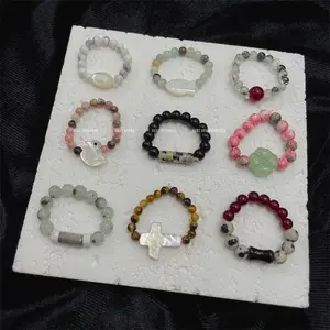 Neuer chinesischer Stil Naturstein Perlen-Schmuckring für Damen-Schmuck trendiges Nischen-Design Farbblockade Ring elastisches Armband