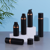 Vente en gros Personnaliser 30ml 50ml 60ml 75ml 100ml noir Mélangé avec Golden Line Bonne qualité Offre Spéciale Bouteille sans air avec pompe