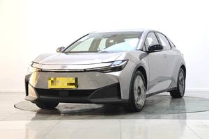 Toyota BZ3 2024 517 km Elite <span class=keywords><strong>PRO</strong></span> |   Berline électrique à traction avant automatique |   49,9 kWh 0,45 h Charge rapide Vente flash - Product Image 2