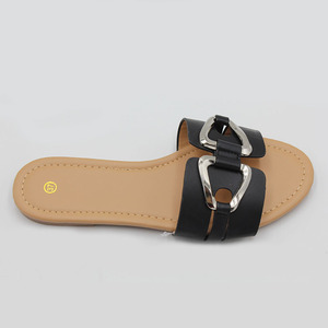 A buon mercato all'ingrosso Designer di lusso <span class=keywords><strong>sandali</strong></span> piatti da spiaggia Anti-slip pantofole <span class=keywords><strong>argento</strong></span> metallo fibbia <span class=keywords><strong>sandali</strong></span> per le donne e le signore - Product Image 4