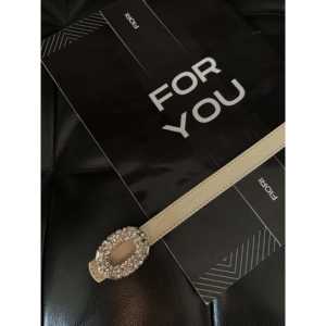 Cinturón para mujer Fiori con hebilla redonda de aleación y piedra, estilo casual, chapado - Product Image 1