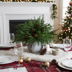 12 Mazzi di Rami Artificiali di Pino Norfolk per Natale con 5 Grandi Pigne Finte per Decorazioni da Tavola per Feste - Product Image 3