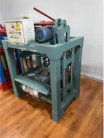 Machine à blocs de ciment portative à poussée manuelle, mini équipement de moulage de briques creuses en béton et de pavés pour les chantiers de construction