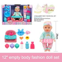 Adorable poupée en plastique souple de 12 pouces avec chaise haute et ensemble de vaisselle pour les jeux de simulation et de rôle pour enfants