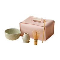 Ensemble Matcha Japandi en Céramique Rose Exclusif, Écologique, Durable et Esthétique, avec Bol et Bec Verseur, pour l'Exportation