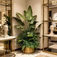 Arrangement de plantes tropicales artificielles de luxe haut de gamme, plantes artificielles de bananier, herbe et fougère mélangées, plantes en pot dans un pot en métal