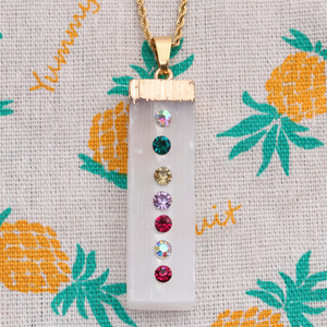 Collar con Colgante de Cuarzo Transparente Natural de Alta Calidad con Piedras de Chakra y Circonitas, Joyería de Piedras Curativas - Product Image 2