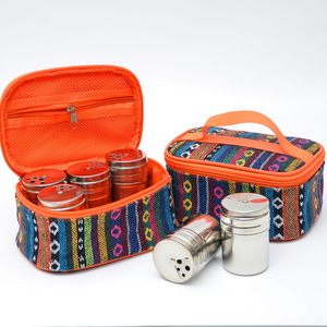 Ensemble de pots à épices de style ethnique avec couvercles métalliques, sac de rangement de voyage étanche taille M, poignée murale pour cuisine - Product Image 1
