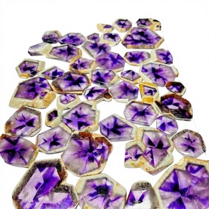 Tranche d'améthyste 100 % naturelle, cabochon lisse, pierre précieuse pour la fabrication de bijoux, certifiée par un tiers, taille et forme personnalisables, Rajasthan - Product Image 1