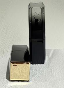 La crema idratante per labbra minerali carezza da viaggio con una sensazione di seta con colori ricchi può rendere le labbra carnose e rosee - Product Image 4