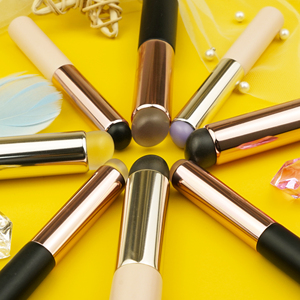 Factory Manufacturing High Quality Custom Silicone Lipstick Brush Gradient Shading Pen Lip <b>Applicator</b> with Wooden Handle - Product Image 5