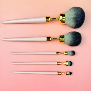 Ensemble de pinceaux de maquillage 2 grands 3 petits tubes de pinceaux en plastique avec <span class=keywords><strong>surface</strong></span> de sérigraphie pour pinceau ombre à paupières - Product Image 1