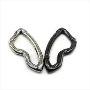 สายจูงสุนัขทองเหลืองเพื่อความปลอดภัยทำด้วยมือตะขอยึดขนาดเล็กทำจากโลหะไทเทเนี่ยมเหล็กสแตนเลสสำหรับปีนเขา - Product Image 6