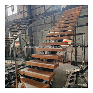 <span class=keywords><strong>Escaleras</strong></span> <span class=keywords><strong>de</strong></span> <span class=keywords><strong>madera</strong></span> maciza con recubrimiento en polvo <span class=keywords><strong>para</strong></span> <span class=keywords><strong>interiores</strong></span> <span class=keywords><strong>de</strong></span> <span class=keywords><strong>diseño</strong></span> moderno con barandilla negra, escalera <span class=keywords><strong>de</strong></span> barandilla <span class=keywords><strong>de</strong></span> vidrio <span class=keywords><strong>para</strong></span> uso en apartamentos - Product Image 4