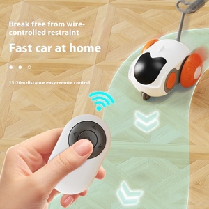 Nuovo Giocattolo Intelligente Telecomandato per Gatti 2025 - Auto da Corsa Elettrica con Coda di Piume per Cani e Gatti - Product Image 1