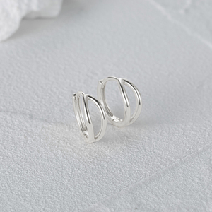 Aretes Minimalistas CANNER de Plata de Ley S925, Aretes de Aro Dobles Brillantes de 9 mm para Mujer, Joyería de Oro de 18k - Product Image 2