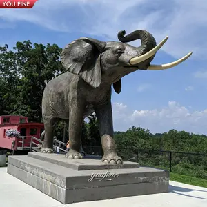 Scultura dell'elefante del bronzo della statua animale d'ottone della colata della piazza centrale all'aperto della città