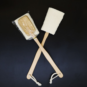 Fashionable Loofah Pulp Bath Brush Long Wooden Handle Natural <b>Body</b> Cleaner for Back <b>Scrubbing</b> Replaceable Bathroom Accessory - Product Image 1