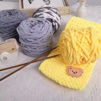 Vente en gros de fil de couverture en velours 100% polyester, couleurs mélangées, laine moelleuse, épaisse, volumineuse, fil chenille pour le tricot à la main