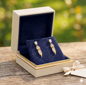 Exquisitos Pendientes Colgantes de Hoja con Degradado de Lujo, Elaborados en Tono de Oro de 10k con Circonita Brillante de Corte Marquesa para Mujer - Product Image 5