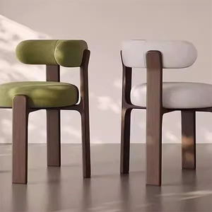 Chaise de salle à manger en bois massif de style médiéval nordique 2025 avec revêtement en cuir imperméable pour la maison et l'appartement, garantie de 3 ans - Product Image 3