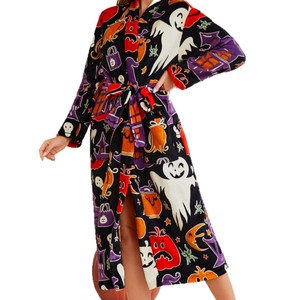 Accappatoio in flanella da <span class=keywords><strong>donna</strong></span> all'ingrosso per Halloween, a maniche lunghe, con stampa zucca e teschio, in peluche, per dormire, personalizzabile con logo - Product Image 4