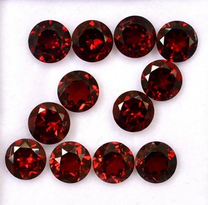 Piedra preciosa genuina suelta de granate rojo con forma redonda facetada natural, medio perforada, 5mm, fabricación de joyas a precios al por mayor, OEM a granel - Product Image 3