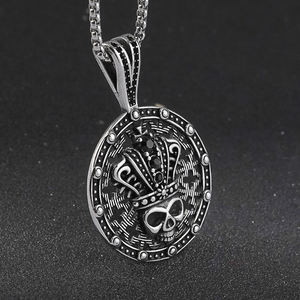 Biker mahkota tengkorak Vintage pria, Liontin batu hitam Stainless Steel Punk kuno Retro Gothic kalung liontin tengkorak - Product Image 1