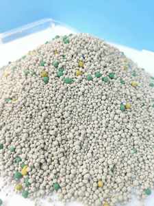 Litière pour chat en bentonite en forme de boule BENJIE Factory OEM ODM, multi-parfums, sans poussière, forte absorption, charbon actif, sable gris 8kg - Product Image 2