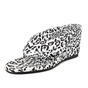 Sandales à talon compensé haut pour femme, grande taille 45, à entre-doigts, pour soirée, coupe large, imprimé léopard, style mules - Product Image 2