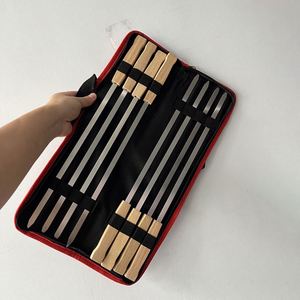 Juego de 8 Brochetas Metálicas para Barbacoa con Mangos de Madera y Bolsa de Almacenamiento, Venta al Por Mayor - Product Image 1