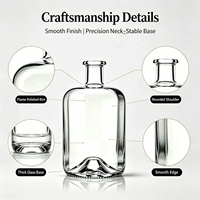 Bouteilles rondes en verre transparent pour spiritueux (vodka, whisky et gin), avec bouchon en liège personnalisé et impression par marquage à chaud disponible