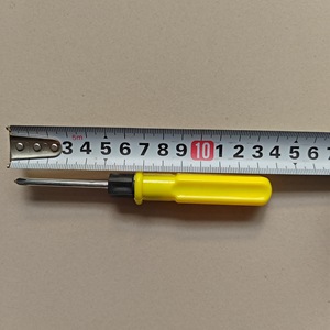 Destornillador de Doble Uso, Amarillo, de 3 y 4 Pulgadas, Cabeza Phillips, Hoja de Acero al Carbono, Recubrimiento de Zinc, para Reparaciones Generales - Product Image 3