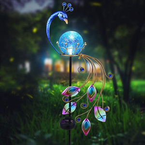 Lampe solaire de jardin en forme de paon, en fer forgé, décorative, résistante à l'eau, à piquer dans le sol - Product Image 1