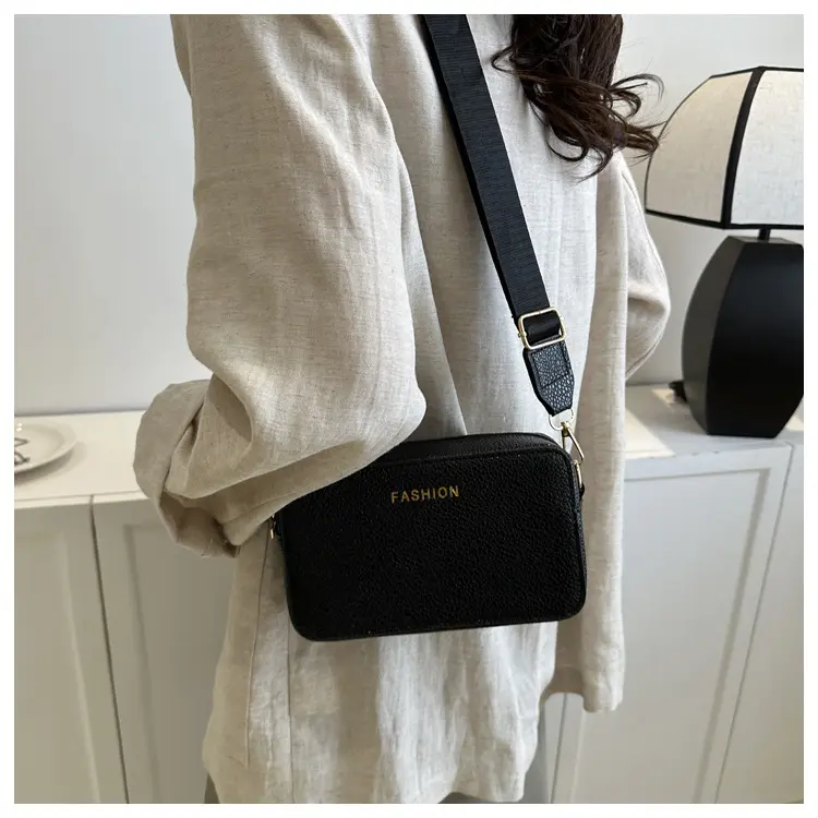 2024 Nieuwste Pure Kleur Dames Schoudertassen Hot Sale Pu Lederen Vierkante Crossbody Tassen Met Brede Riem