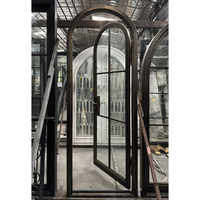 Puertas Individuales de Acero y Hierro Forjado Arqueadas Modernas de Alta Calidad con Vidrio Templado y Rejillas Planas para Entrada Principal de Casas