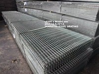 Plateforme de circulation en acier industriel avec plancher grillagé