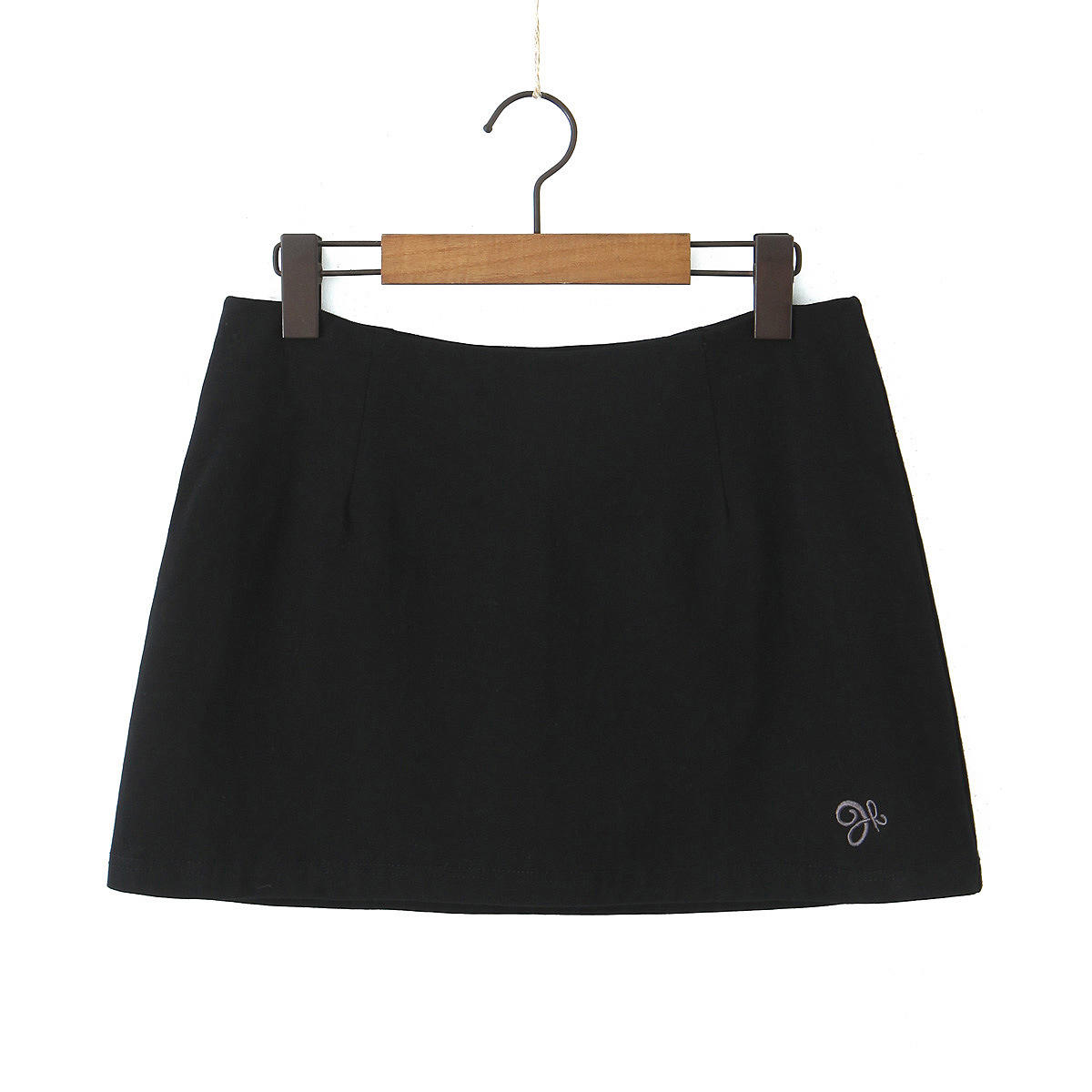 กระโปรงมิดิสีดำ