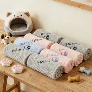Manta de Franela Personalizada con Bordado para Perros, Suave y Transpirable - Regalos para Amantes de Gatos, Perros y Mascotas - Product Image 2