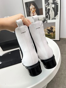 Bottines Chelsea en cuir noir matelassé pour femmes, bout verni, à enfiler, talon transparent, bottines élégantes à la cheville, luxe décontracté, automne - Product Image 3